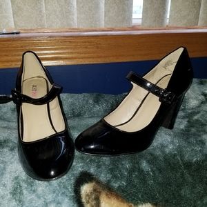 NWOT  Justfab black platinum heels